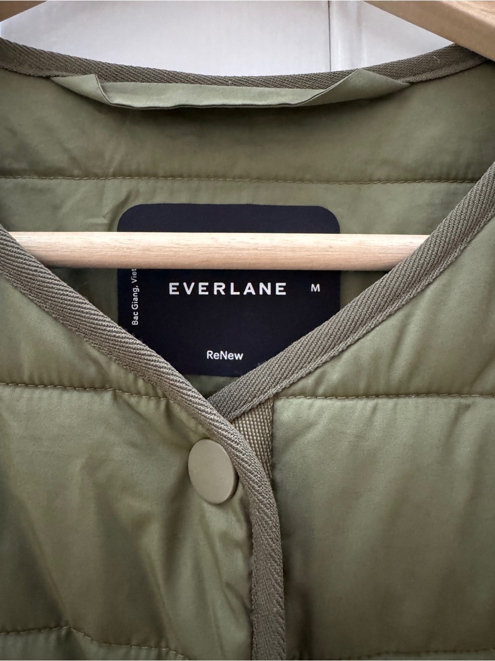 Everlane Olive Green Quilted Puffer Jacket size M - Picture 3 of 9